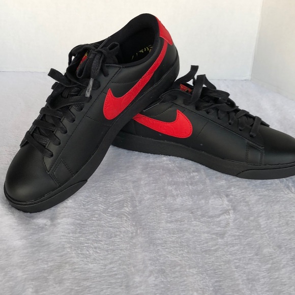 Nike Shoes - Black Nike athletic shoes